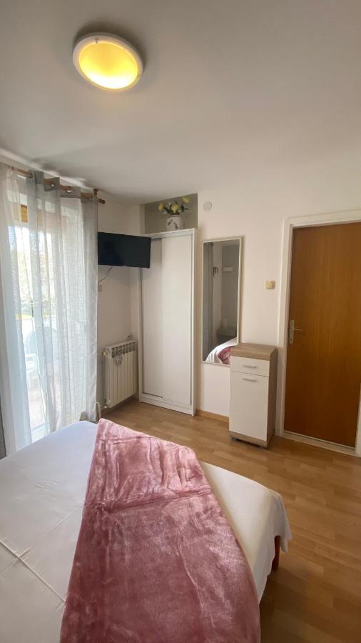 Guest House Tonica 克尔克 外观 照片