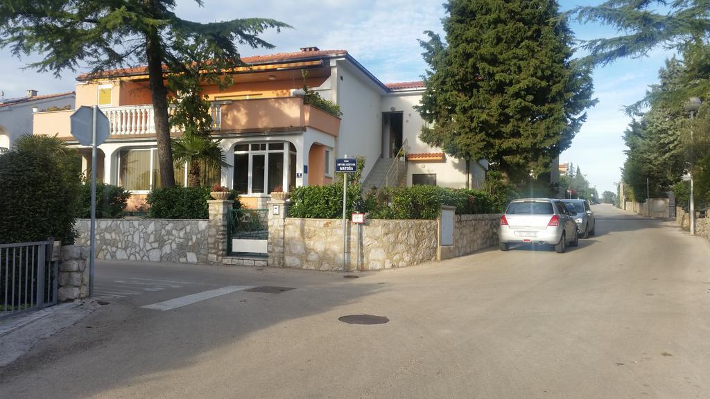 Guest House Tonica 克尔克 外观 照片