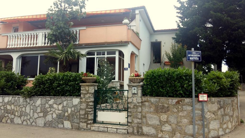 Guest House Tonica 克尔克 外观 照片