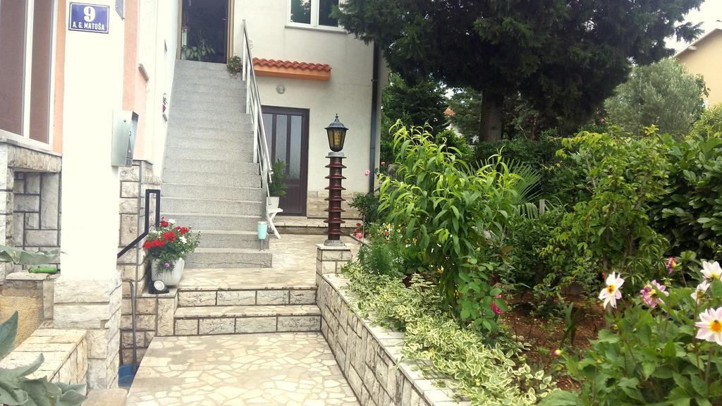 Guest House Tonica 克尔克 外观 照片