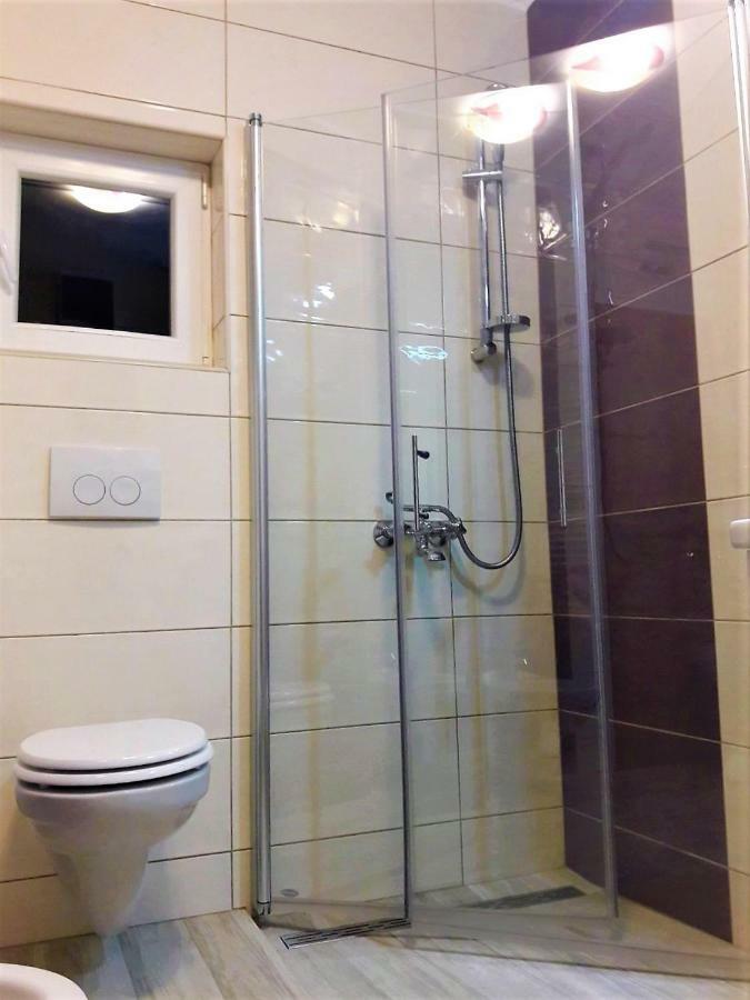 Guest House Tonica 克尔克 外观 照片
